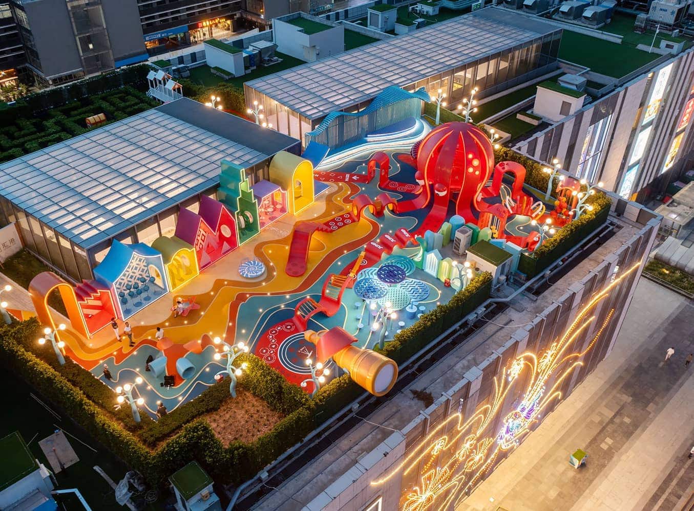 octopus-kingdom-aire-jeu-toit-centre-commercial-drone-1